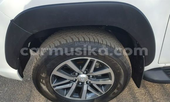 Acheter Occasion Voiture Toyota Hilux Blanc à Beitbridge, Matabeleland South Acheter Occasion Voiture Toyota Hilux Blanc à Beitbridge, Matabeleland South