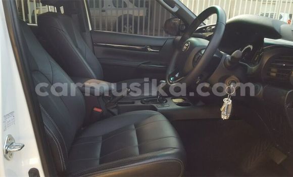 Acheter Occasion Voiture Toyota Hilux Blanc à Beitbridge, Matabeleland South Acheter Occasion Voiture Toyota Hilux Blanc à Beitbridge, Matabeleland South