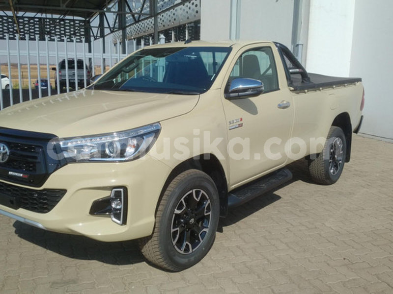 Big with watermark toyota hilux matabeleland south beitbridge 8326