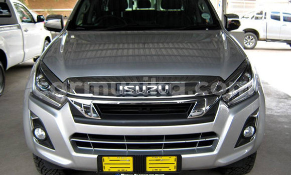 Acheter Occasion Voiture Isuzu KB Gris à Beitbridge, Matabeleland South Acheter Occasion Voiture Isuzu KB Gris à Beitbridge, Matabeleland South