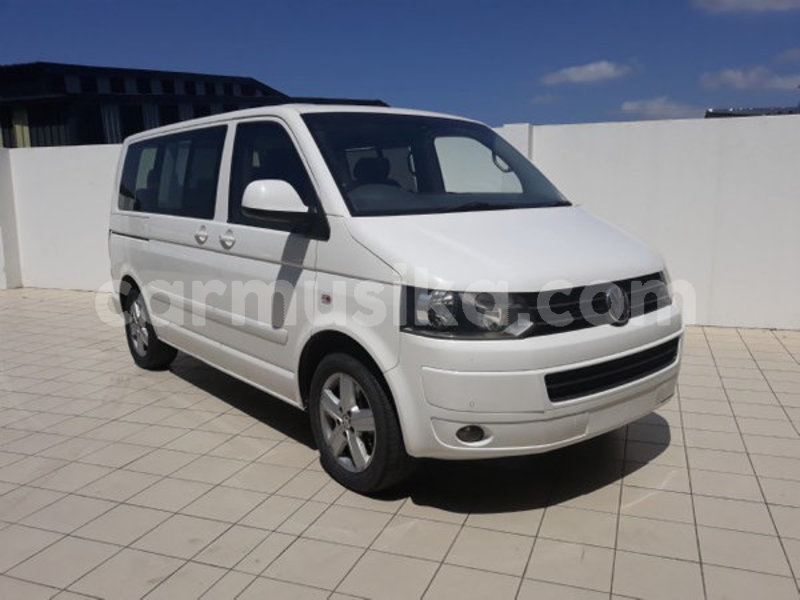 Big with watermark volkswagen caravelle matabeleland south beitbridge 8332