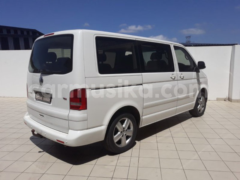 Big with watermark volkswagen caravelle matabeleland south beitbridge 8332