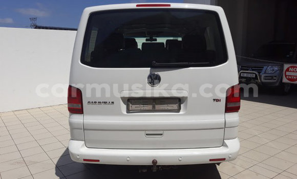 Acheter Occasion Voiture Volkswagen Caravelle Blanc à Beitbridge, Matabeleland South Acheter Occasion Voiture Volkswagen Caravelle Blanc à Beitbridge, Matabeleland South