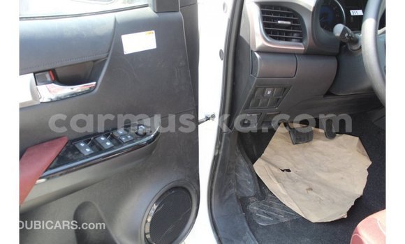 Acheter Import Voiture Toyota Hilux Blanc à Import - Dubai, Harare Acheter Import Voiture Toyota Hilux Blanc à Import - Dubai, Harare