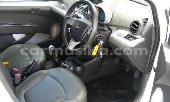 Nunua Ilio tumika Chevrolet Spark Nyeupe Gari ndani ya Beitbridge nchini Matabeleland Kusini Nunua Ilio tumika Chevrolet Spark Nyeupe Gari ndani ya Beitbridge nchini Matabeleland Kusini