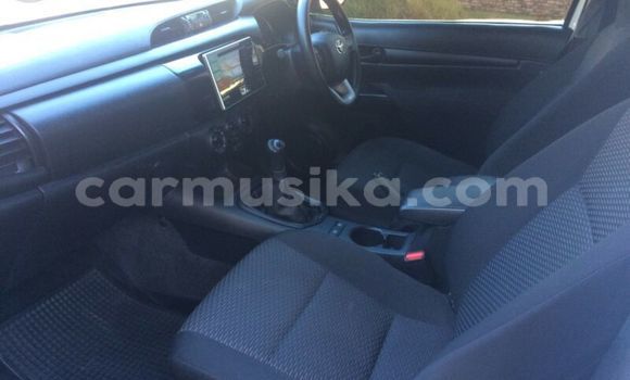 Acheter Occasion Voiture Toyota Hilux Blanc à Beitbridge, Matabeleland South Acheter Occasion Voiture Toyota Hilux Blanc à Beitbridge, Matabeleland South