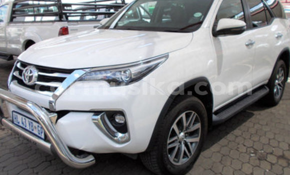 Acheter Occasion Voiture Toyota Hilux Blanc à Beitbridge, Matabeleland South Acheter Occasion Voiture Toyota Hilux Blanc à Beitbridge, Matabeleland South