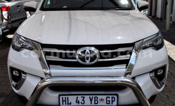 Acheter Occasion Voiture Toyota Hilux Blanc à Beitbridge, Matabeleland South Acheter Occasion Voiture Toyota Hilux Blanc à Beitbridge, Matabeleland South