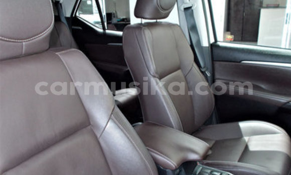 Acheter Occasion Voiture Toyota Hilux Blanc à Beitbridge, Matabeleland South Acheter Occasion Voiture Toyota Hilux Blanc à Beitbridge, Matabeleland South