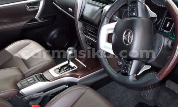 Acheter Occasion Voiture Toyota Hilux Blanc à Beitbridge, Matabeleland South Acheter Occasion Voiture Toyota Hilux Blanc à Beitbridge, Matabeleland South