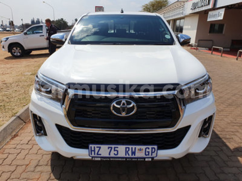 Big with watermark toyota hilux matabeleland south beitbridge 8348