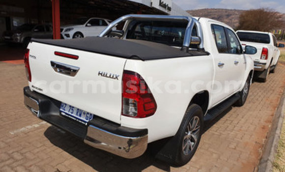 Acheter Occasion Voiture Toyota Hilux Blanc à Beitbridge, Matabeleland South Acheter Occasion Voiture Toyota Hilux Blanc à Beitbridge, Matabeleland South