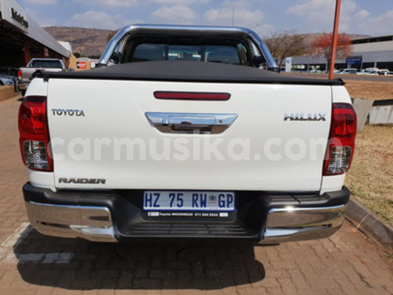 Big with watermark toyota hilux matabeleland south beitbridge 8348