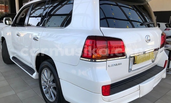 Acheter Occasion Voiture Lexus LX 570 Blanc à Beitbridge, Matabeleland South Acheter Occasion Voiture Lexus LX 570 Blanc à Beitbridge, Matabeleland South