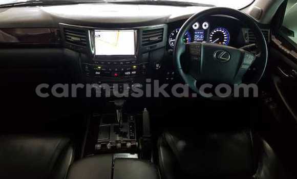 Acheter Occasion Voiture Lexus LX 570 Blanc à Beitbridge, Matabeleland South Acheter Occasion Voiture Lexus LX 570 Blanc à Beitbridge, Matabeleland South