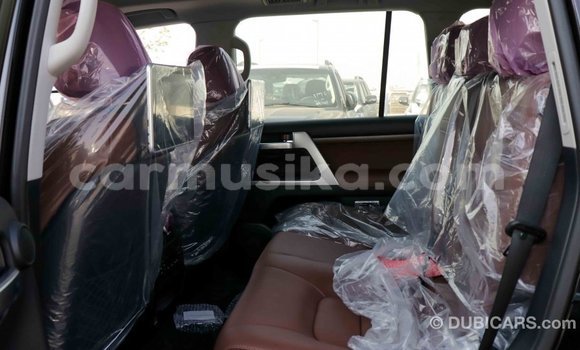 Acheter Import Voiture Toyota Land Cruiser Noir à Import - Dubai, Harare Acheter Import Voiture Toyota Land Cruiser Noir à Import - Dubai, Harare