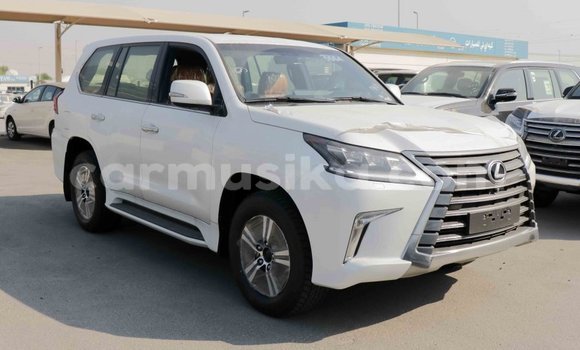 Acheter Import Voiture Lexus LX Blanc à Import - Dubai, Harare Acheter Import Voiture Lexus LX Blanc à Import - Dubai, Harare