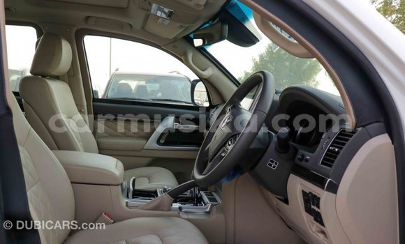 Buy Import Toyota Land Cruiser White Car in Import - Dubai in Harare Buy Import Toyota Land Cruiser White Car in Import - Dubai in Harare