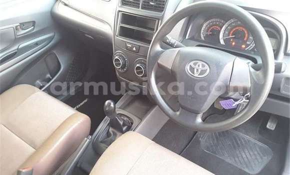 Nunua Ilio tumika Toyota Avanza Nyeupe Gari ndani ya Beitbridge nchini Matabeleland Kusini Nunua Ilio tumika Toyota Avanza Nyeupe Gari ndani ya Beitbridge nchini Matabeleland Kusini
