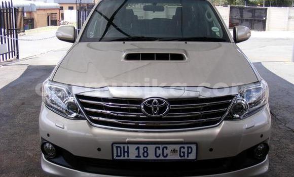 Acheter Occasion Voiture Toyota Fortuner Beige à Beitbridge, Matabeleland South Acheter Occasion Voiture Toyota Fortuner Beige à Beitbridge, Matabeleland South