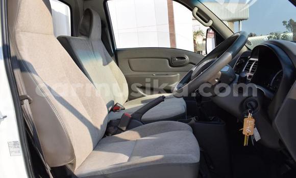 Acheter Occasion Utilitaire Hyundai H200 Blanc à Beitbridge, Matabeleland South Acheter Occasion Utilitaire Hyundai H200 Blanc à Beitbridge, Matabeleland South