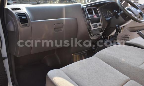 Acheter Occasion Utilitaire Hyundai H200 Blanc à Beitbridge, Matabeleland South Acheter Occasion Utilitaire Hyundai H200 Blanc à Beitbridge, Matabeleland South