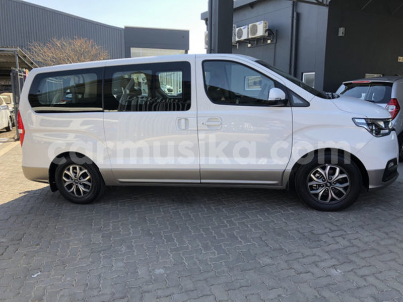 Big with watermark hyundai h1 matabeleland south beitbridge 8375