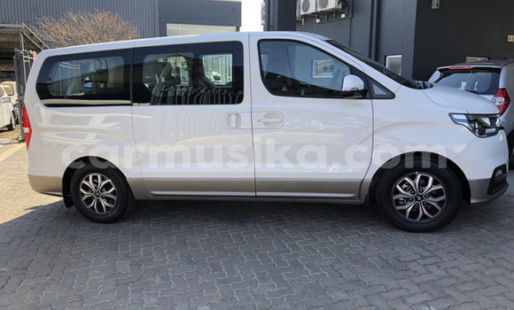 Tenga Tsaru Hyundai H1 Chena Mota in Beitbridge in Matabeleland South Tenga Tsaru Hyundai H1 Chena Mota in Beitbridge in Matabeleland South