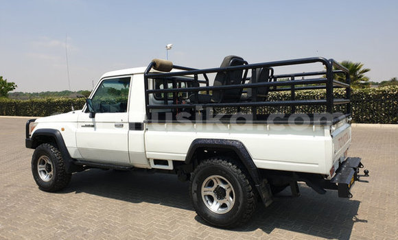 Tenga Tsaru Toyota Land Cruiser Chena Mota in Harare in Harare Tenga Tsaru Toyota Land Cruiser Chena Mota in Harare in Harare