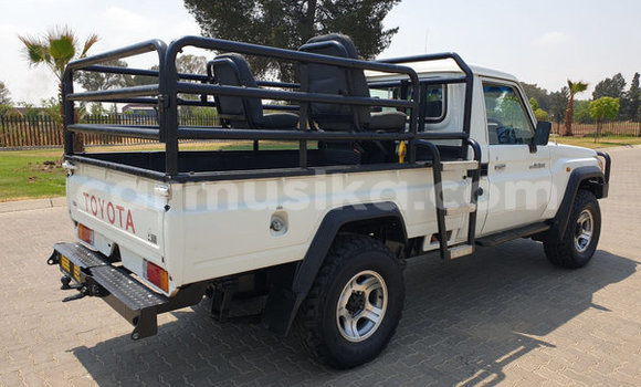 Tenga Tsaru Toyota Land Cruiser Chena Mota in Harare in Harare Tenga Tsaru Toyota Land Cruiser Chena Mota in Harare in Harare