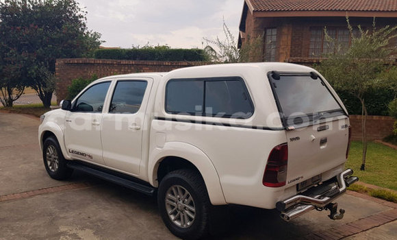 Tenga Tsaru Toyota Hilux Chena Mota in Harare in Harare Tenga Tsaru Toyota Hilux Chena Mota in Harare in Harare
