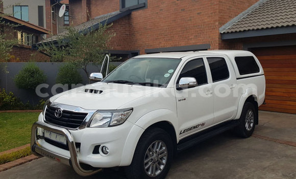 Tenga Tsaru Toyota Hilux Chena Mota in Harare in Harare Tenga Tsaru Toyota Hilux Chena Mota in Harare in Harare