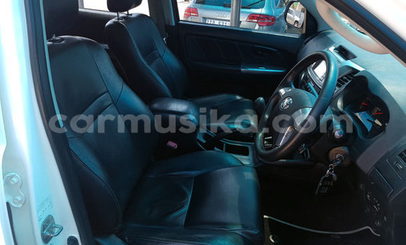 Tenga Tsaru Toyota Hilux Chena Mota in Harare in Harare Tenga Tsaru Toyota Hilux Chena Mota in Harare in Harare