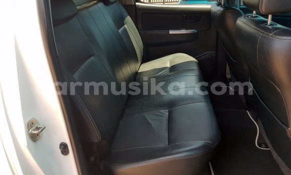 Tenga Tsaru Toyota Hilux Chena Mota in Harare in Harare Tenga Tsaru Toyota Hilux Chena Mota in Harare in Harare