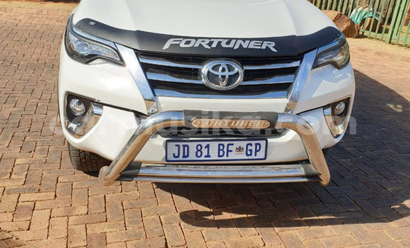 Acheter Occasion Voiture Toyota Fortuner Blanc à Beitbridge, Matabeleland South Acheter Occasion Voiture Toyota Fortuner Blanc à Beitbridge, Matabeleland South