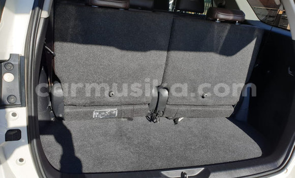 Acheter Occasion Voiture Toyota Fortuner Blanc à Beitbridge, Matabeleland South Acheter Occasion Voiture Toyota Fortuner Blanc à Beitbridge, Matabeleland South