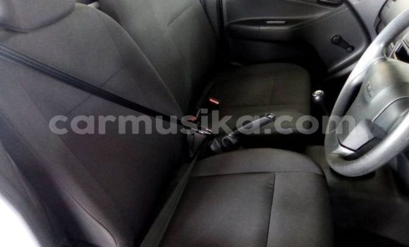 Acheter Occasion Voiture Isuzu KB Blanc à Harare, Harare Acheter Occasion Voiture Isuzu KB Blanc à Harare, Harare