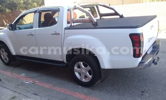 Acheter Occasion Voiture Isuzu KB Blanc à Glen View, Harare Acheter Occasion Voiture Isuzu KB Blanc à Glen View, Harare
