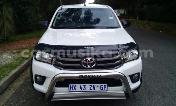 Acheter Occasion Voiture Toyota Hilux Blanc à Beitbridge, Matabeleland South Acheter Occasion Voiture Toyota Hilux Blanc à Beitbridge, Matabeleland South