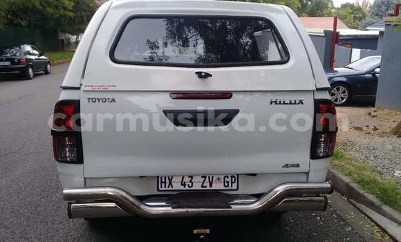Acheter Occasion Voiture Toyota Hilux Blanc à Beitbridge, Matabeleland South Acheter Occasion Voiture Toyota Hilux Blanc à Beitbridge, Matabeleland South