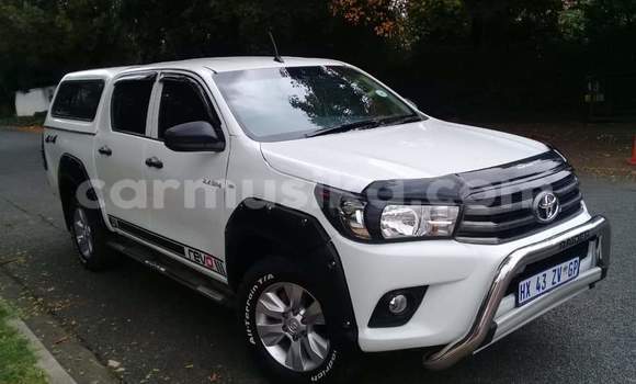 Acheter Occasion Voiture Toyota Hilux Blanc à Beitbridge, Matabeleland South Acheter Occasion Voiture Toyota Hilux Blanc à Beitbridge, Matabeleland South