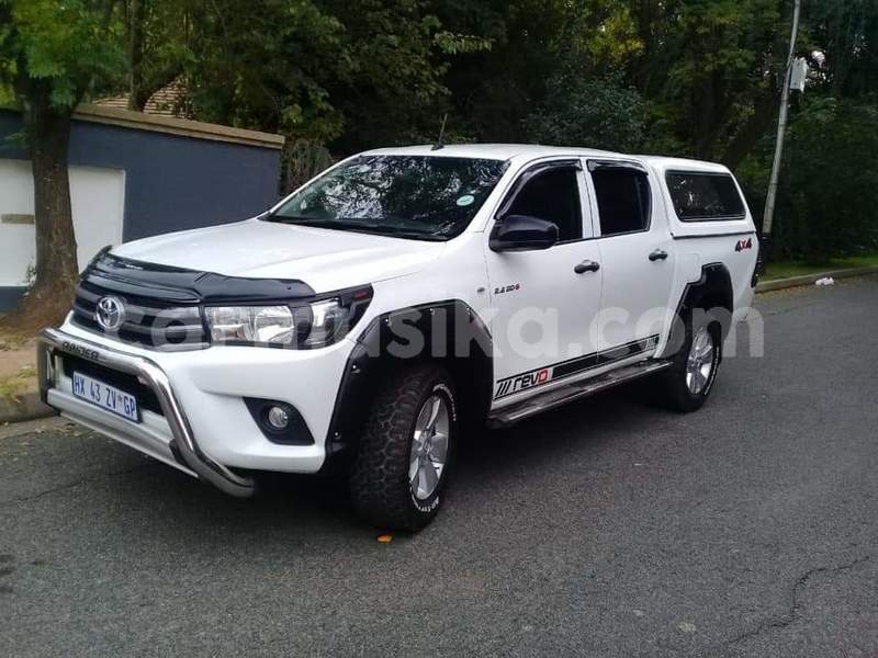 Big with watermark toyota hilux matabeleland south beitbridge 8385