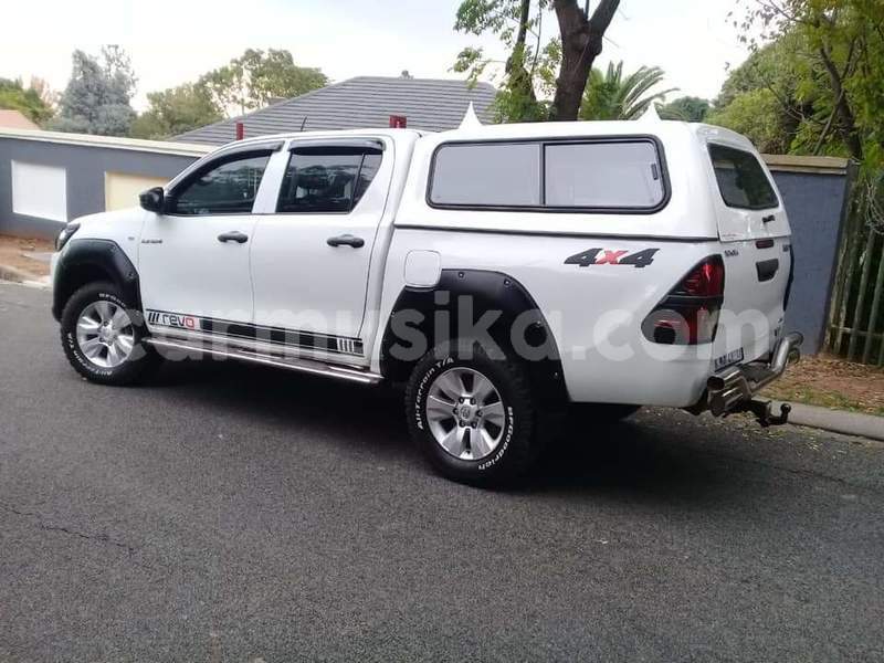 Big with watermark toyota hilux matabeleland south beitbridge 8385