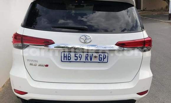 Acheter Occasion Voiture Toyota Fortuner Blanc à Beitbridge, Matabeleland South Acheter Occasion Voiture Toyota Fortuner Blanc à Beitbridge, Matabeleland South
