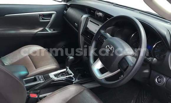 Acheter Occasion Voiture Toyota Fortuner Blanc à Beitbridge, Matabeleland South Acheter Occasion Voiture Toyota Fortuner Blanc à Beitbridge, Matabeleland South