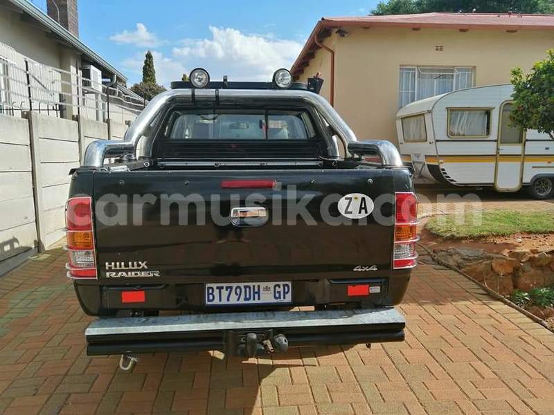 Big with watermark toyota hilux matabeleland south beitbridge 8390