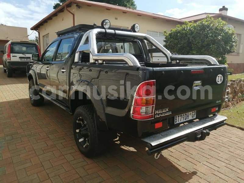 Big with watermark toyota hilux matabeleland south beitbridge 8390