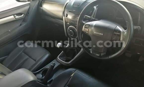 Acheter Occasion Voiture Isuzu KB Bleu à Beitbridge, Matabeleland South Acheter Occasion Voiture Isuzu KB Bleu à Beitbridge, Matabeleland South