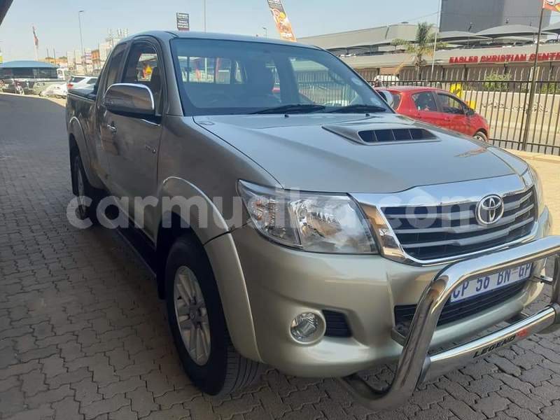 Big with watermark toyota hilux matabeleland south beitbridge 8393