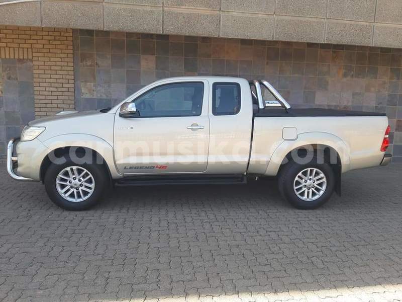 Big with watermark toyota hilux matabeleland south beitbridge 8393